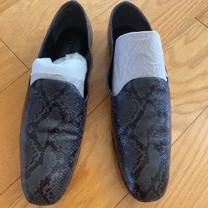 size 11M Vince slip on shoes